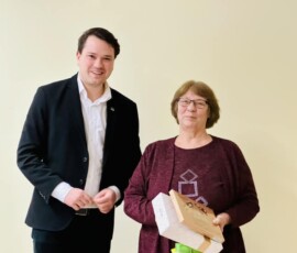 Päinurme pikaaegse raamatukoguhoidja Mall Lavrikovi pensionile saatmine detsember 2023.