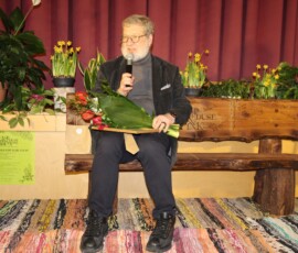 Kirjanduslik oaas 2024 - pildil 47. A. H. Tammsaare nimelise Järva valla kirjanduspreemia laureaat Rein Raud.