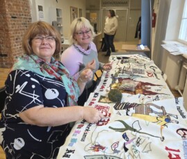 Raamatuaasta piltvaiba tikkimine Türi raamatukogus september 2025